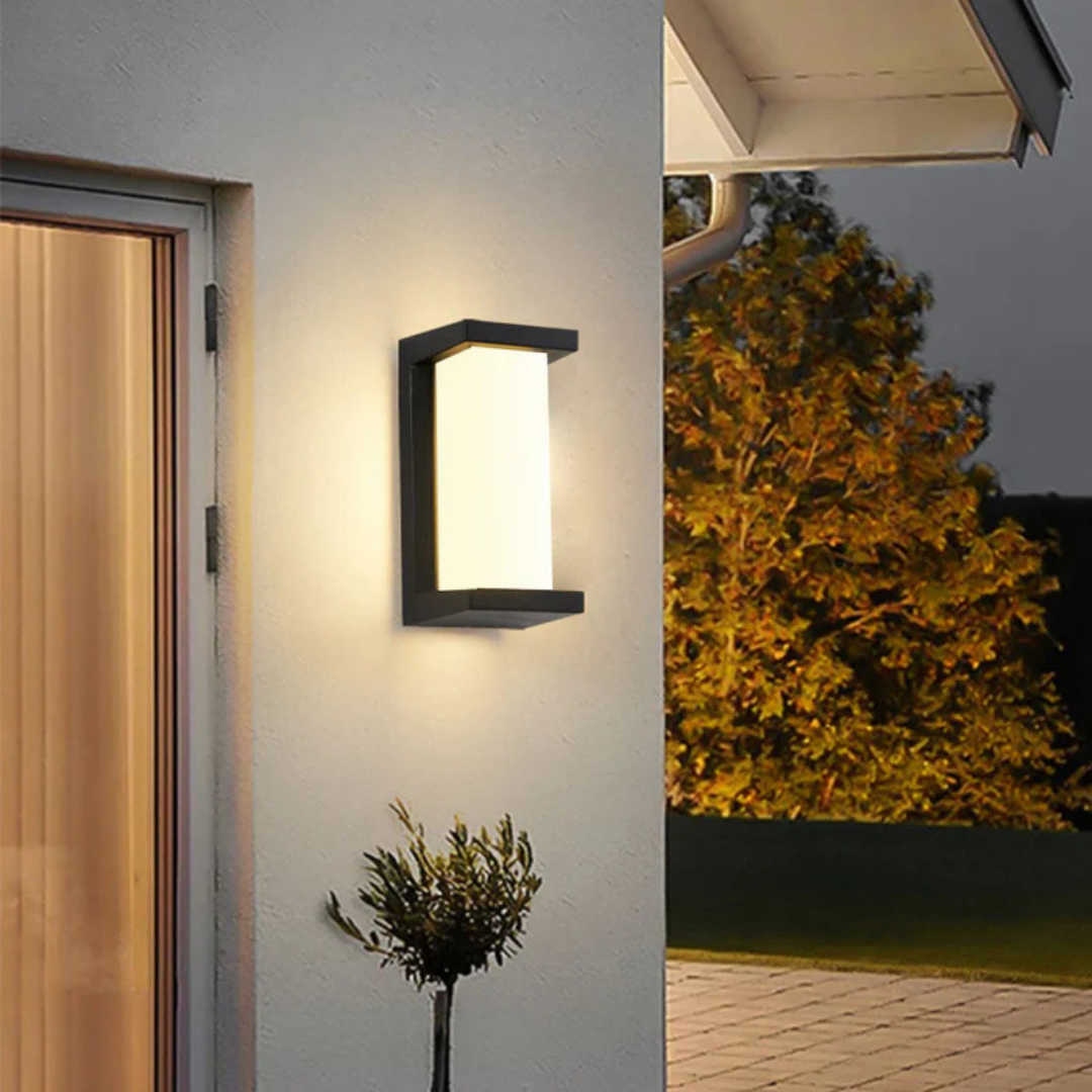 Oasis Outdoor Wall Lamp | Motion Sensor, Energy-Efficient LED 1