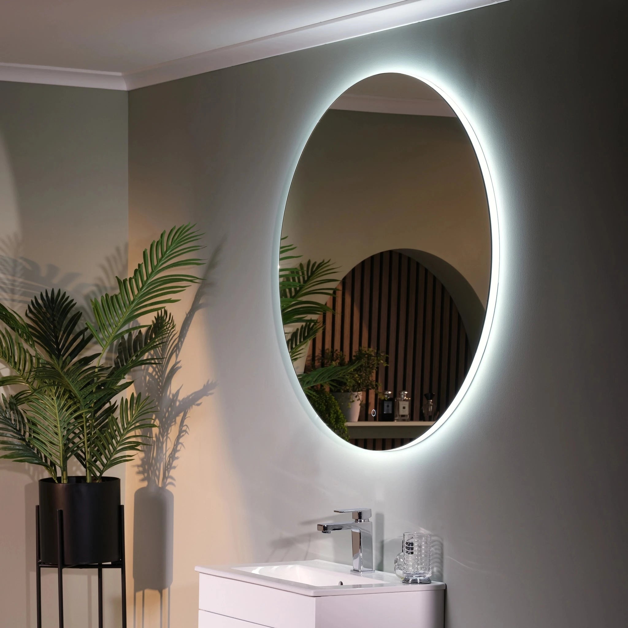 Haven LED Bathroom Mirror | Round, Adjustable Backlit 9